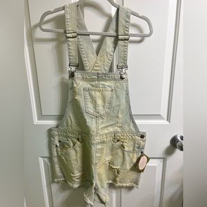 NWT KITTENISH DENIM SHORTS OVERALLS-Size Large